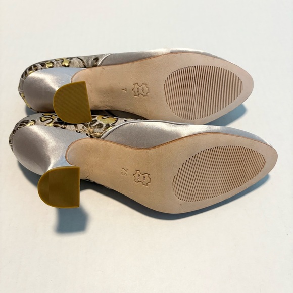 NEW American Duchess Seabury Heels Rare Newport Historical Society Size 7, 7.5 - Picture 9 of 11